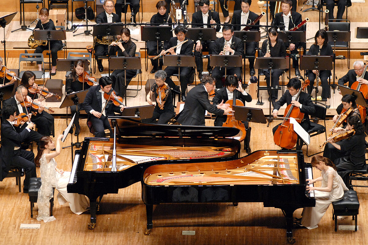 世界を舞台に活躍するピアノデュオたち